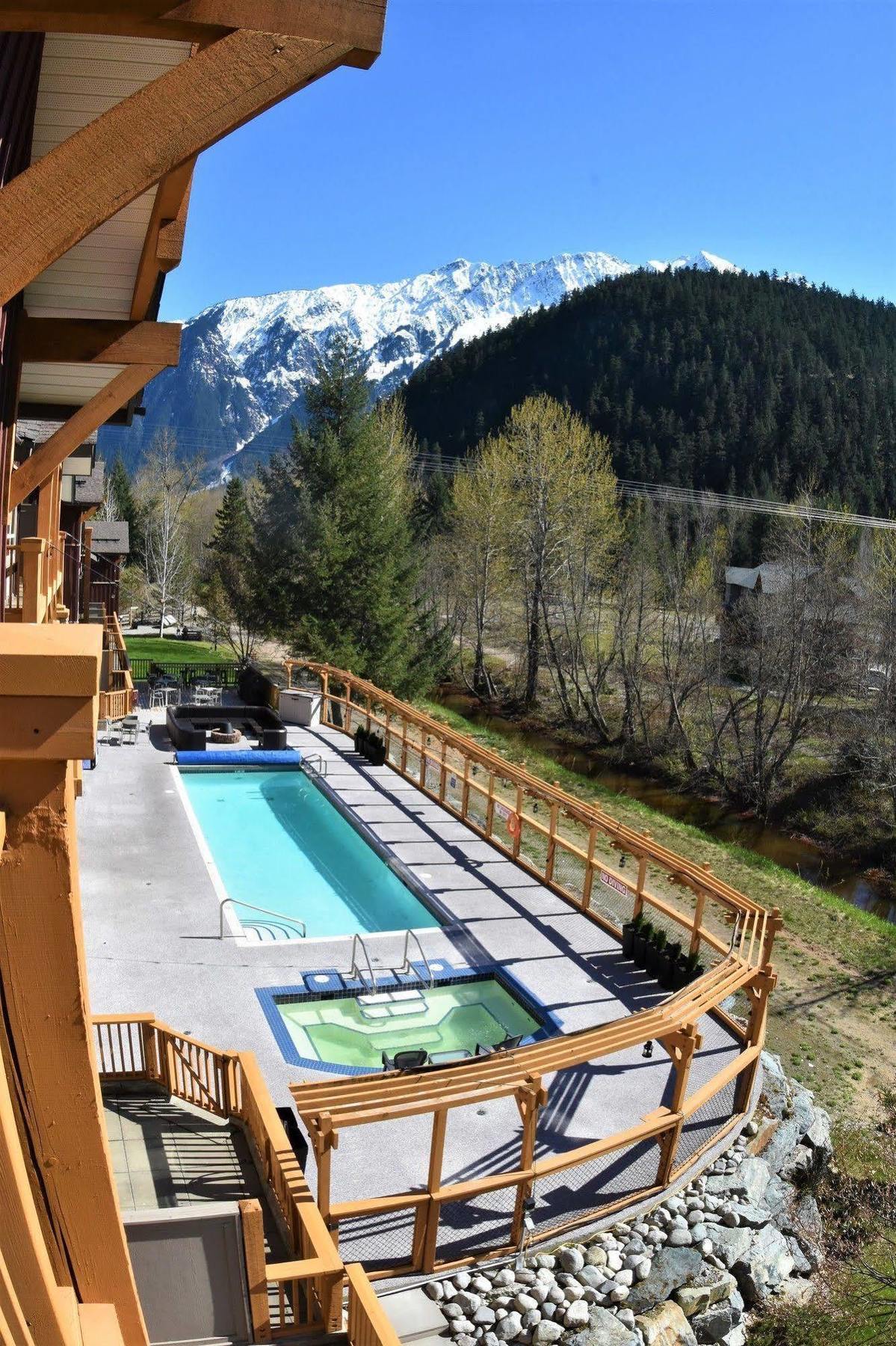 Pemberton Valley Lodge Eksteriør bilde